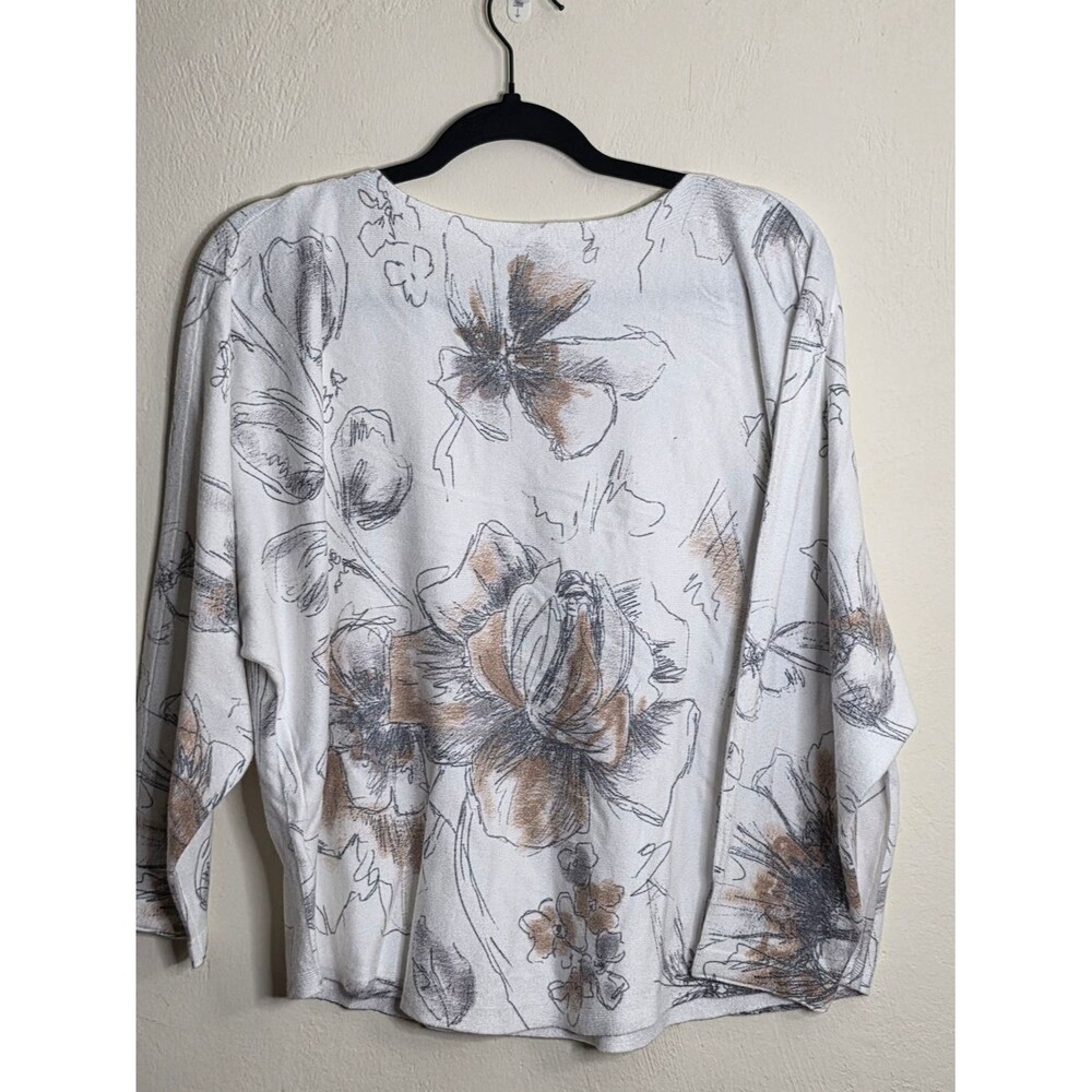 Sioni White Top with Brown & Gray Floral Sketch